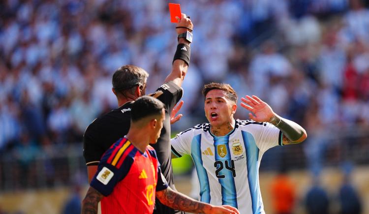 Imagen de Los expulsados en la historia de las finales del Mundo: Argentina lidera una lista negra que sumó un nuevo capítulo