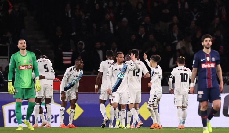 Imagen de La Torre Eiffel, patas para arriba: París FC dio el golpe y le ganó el clásico a PSG
