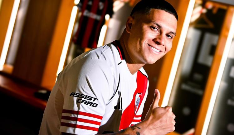 Imagen de Gallardo y la incógnita con Juanfer Quintero, ¿tendrá su debut ante San Lorenzo?