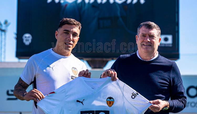 Imagen de Sorpresa: Renzo Saravia, refuerzo de Valencia por...¡92 días!