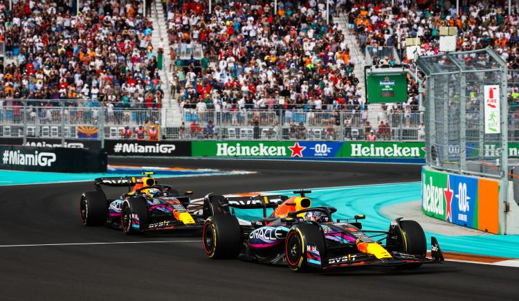 Imagen de Max Verstappen escaló del noveno al primer puesto y ganó en Miami