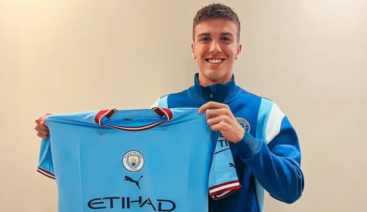 Imagen de Máximo Perrone ya es del Manchester City