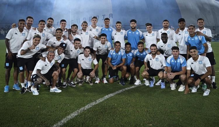 Imagen de Racing: el equipo ante Independiente y un banderazo multitudinario