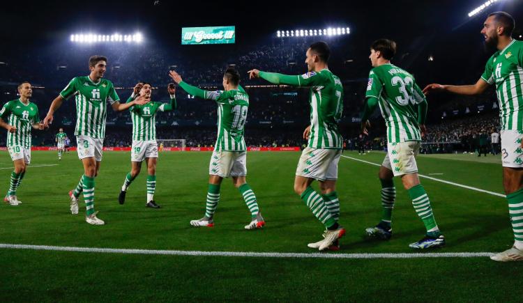 Imagen de GOLEADA DEL BETIS PARA AFIRMARSE EN EL TERCER PUESTO