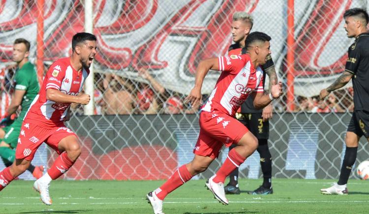 Imagen de UNIÓN GOLEÓ EN EL CLÁSICO A COLÓN Y CONSIGUIÓ EL ÚLTIMO LUGAR EN LA SUDAMERICANA