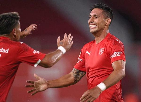 Imagen de INDEPENDIENTE RECIBE A SARMIENTO BUSCANDO LA CIMA DEL GRUPO