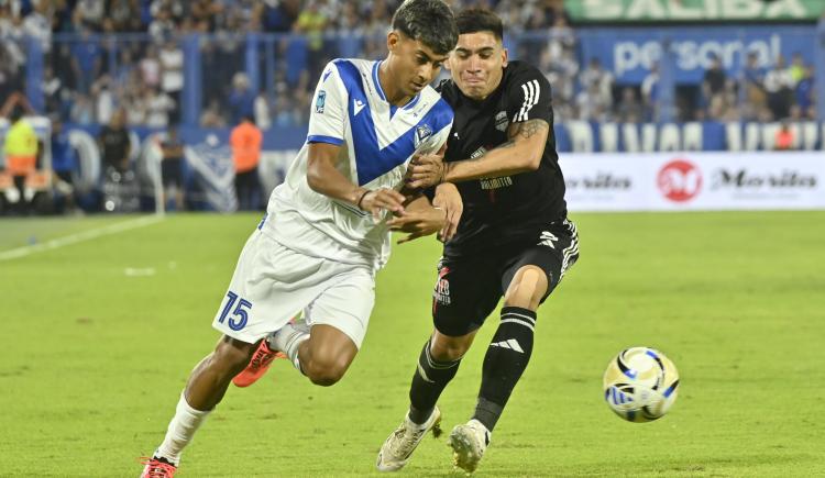 Imagen de Riestra fue un Fortín y frenó a Vélez: empate 0-0 en Liniers