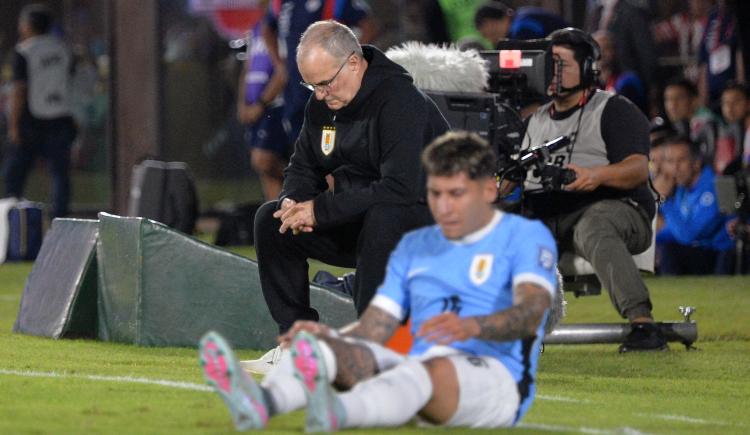 Imagen de Del cielo al infierno: la inédita marca negativa que alcanzó Uruguay con Marcelo Bielsa