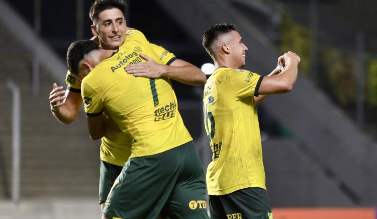Imagen de Defensa y Justicia eliminó a Racing de Córdoba y avanzó en la Copa Argentina