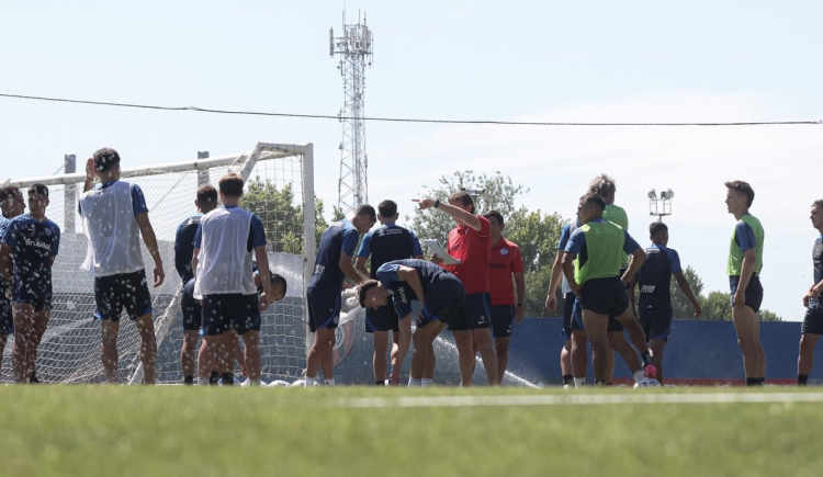 Imagen de Una de cal y otra de arena en San Lorenzo: cerró a su primer refuerzo pero podría perder a una figura
