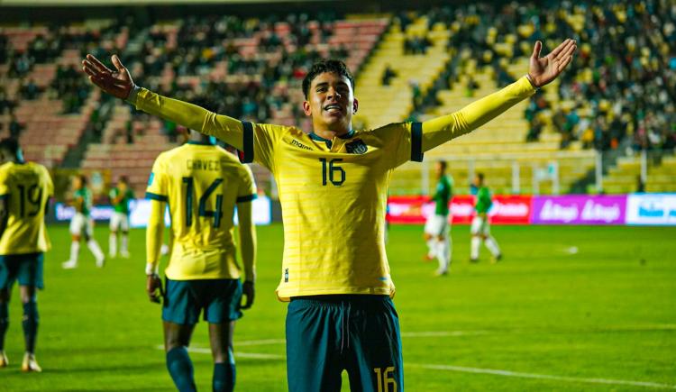 Imagen de El récord que Kendry Páez le sacó a un ex jugador de Boca
