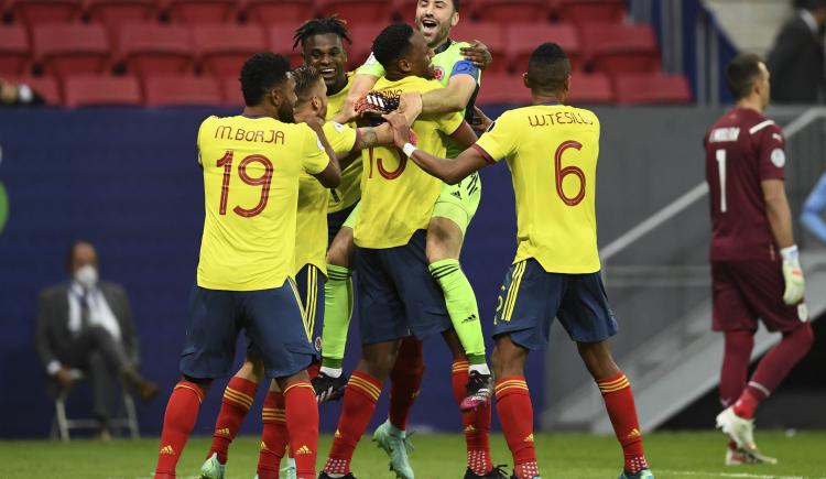 Imagen de COLOMBIA DEJÓ EN EL CAMINO A URUGUAY