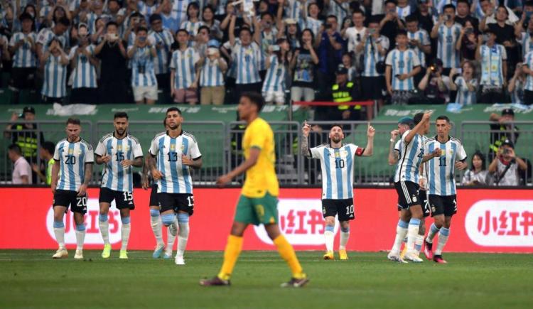 Imagen de La Selección Argentina festejó en Asia: le ganó 2-0 a Australia
