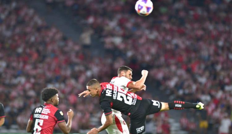 Imagen de Newells perdió con Instituto y no levanta cabeza