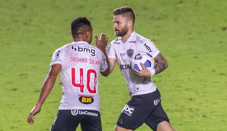 Imagen de ATLÉTICO MINEIRO SE LO EMPATÓ CERCA DEL FINAL A FLUMINENSE