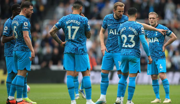 Imagen de El Tottenham de Cuti Romero sufrió una tremenda paliza: 5 goles en 21 minutos y cambio de arquero