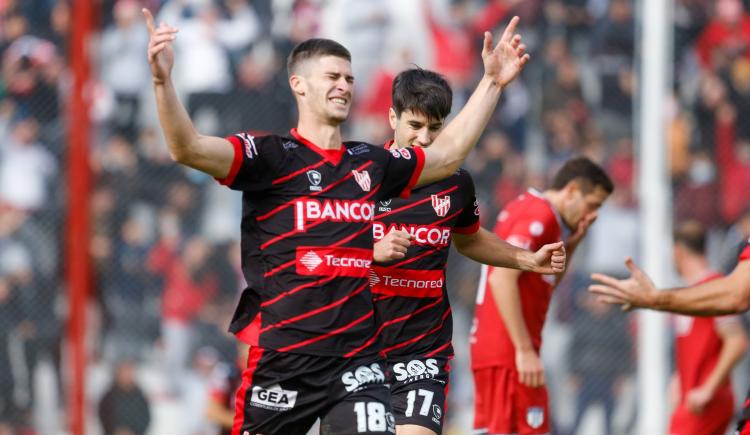 Imagen de Primera Nacional: Instituto goleó a Tristán Suárez por 3 a 0