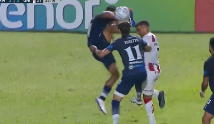 Imagen de Criminal: la durísima patada que dejó a Independiente Rivadavia con diez jugadores