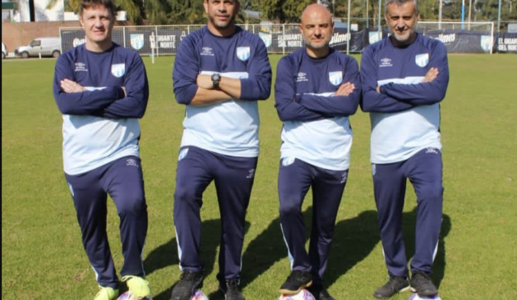 Imagen de Cuántos entrenadores dirigieron a San Martín y Atlético Tucumán