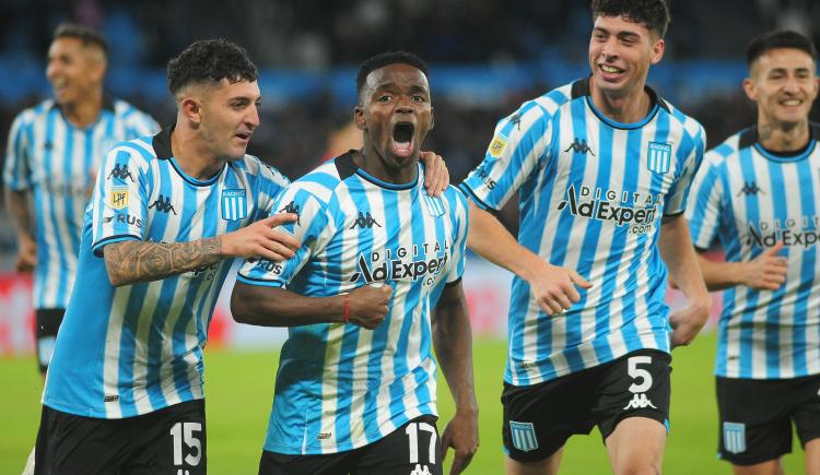 Imagen de Con un jugador más, Racing goleó 3-0  a Argentinos