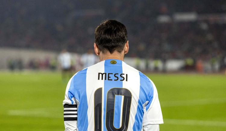 Imagen de El capitán herido: cómo llega Messi a un compromiso histórico con la Selección Argentina