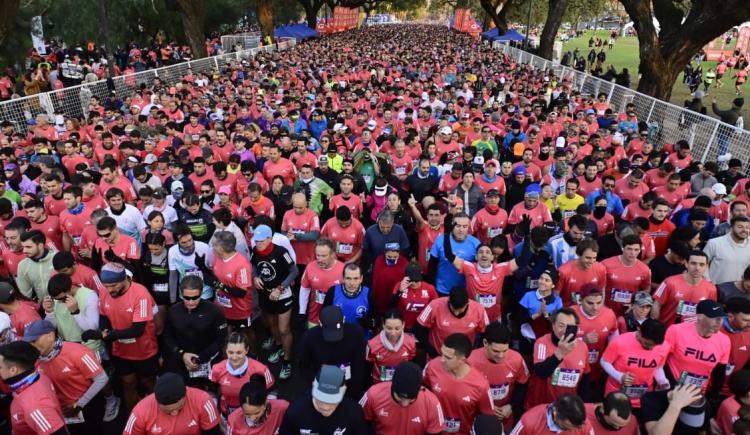 Imagen de Veinticinco mil participantes en la media maratón de Buenos Aires que ganó un etíope