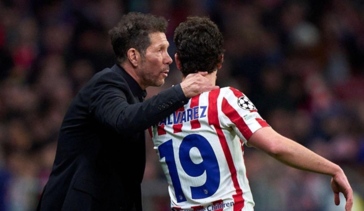 Imagen de Julián Álvarez y un guiño a su salida de Atlético de Madrid: qué dijo Simeone