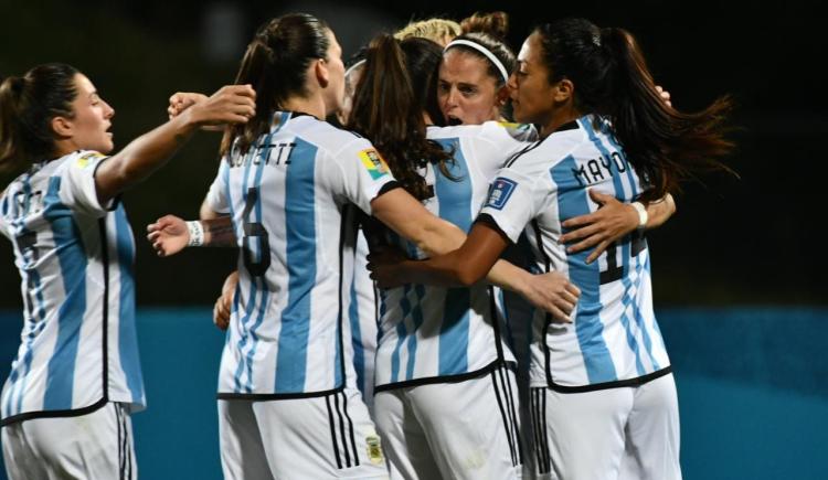 Imagen de La Selección Argentina femenina goleó 4 a 0 a Chile en Auckland