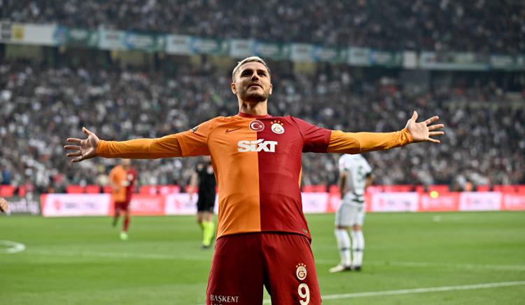 Imagen de Icardi en estado puro: definición de taco, doblete, campeonato y chicana al clásico rival