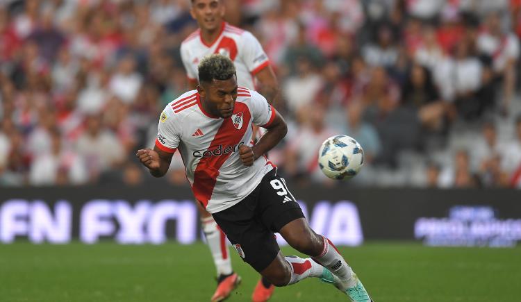 Imagen de Todos los hat-trick de cabeza de la historia de River