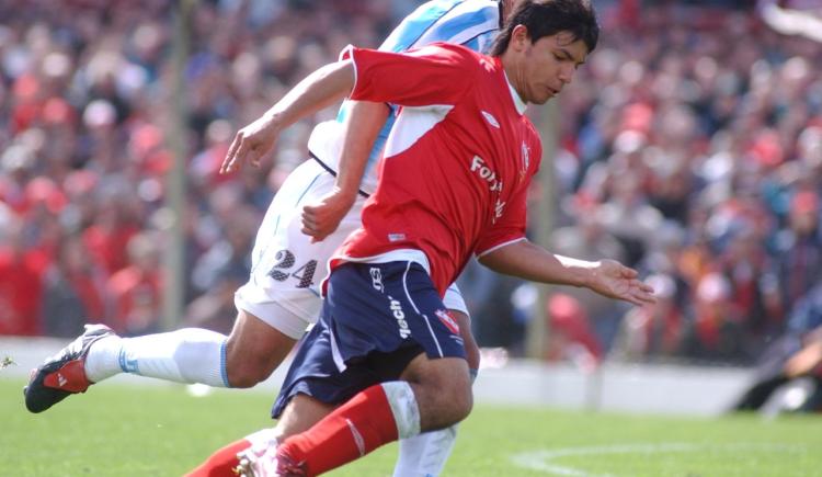 Imagen de EL GRAN GESTO DE RACING CON EL KUN AGÜERO: DE PADECERLO EN LOS CLÁSICOS A LA AMISTOSA DESPEDIDA