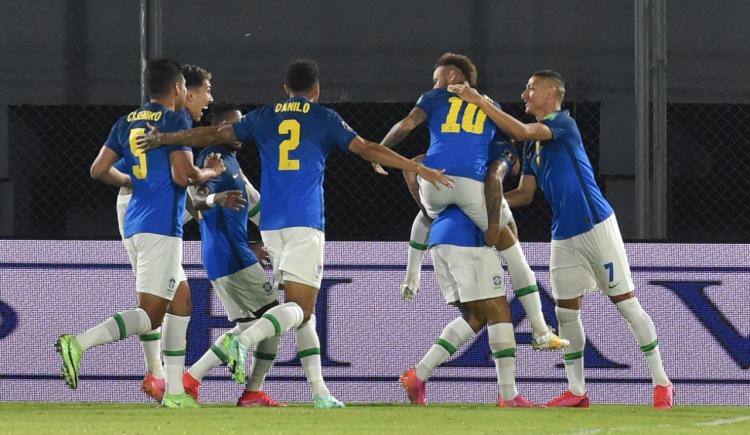 Imagen de MARQUINHOS: "NUNCA NOS NEGAMOS A VESTIR ESTA CAMISETA"