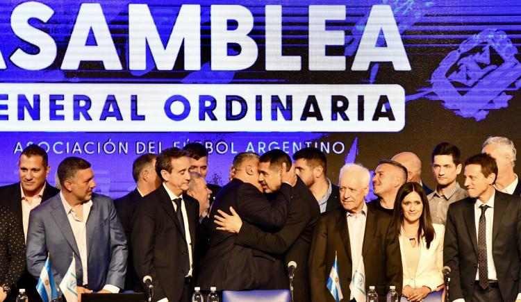 Imagen de Chau descensos: fuertes cambios en el fútbol argentino