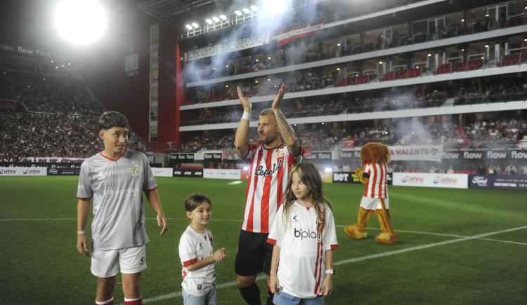 Imagen de Emotiva despedida de Gastón Fernández en Uno