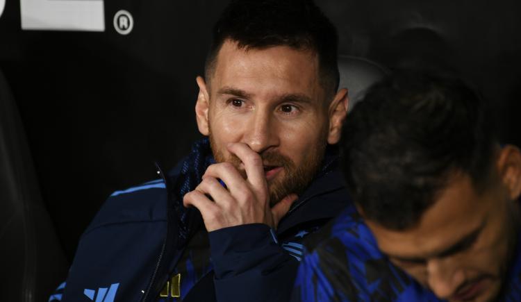 Imagen de Un Messi atípico: Leo ingresando desde el banco
