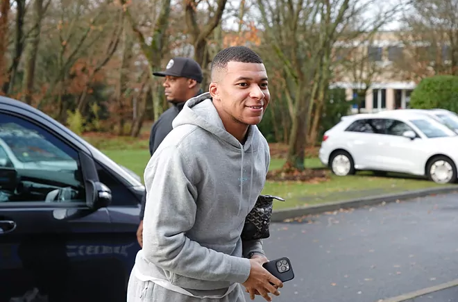 Imagen de Kylian Mbappé renunció a sus vacaciones y volvió a entrenarse en PSG