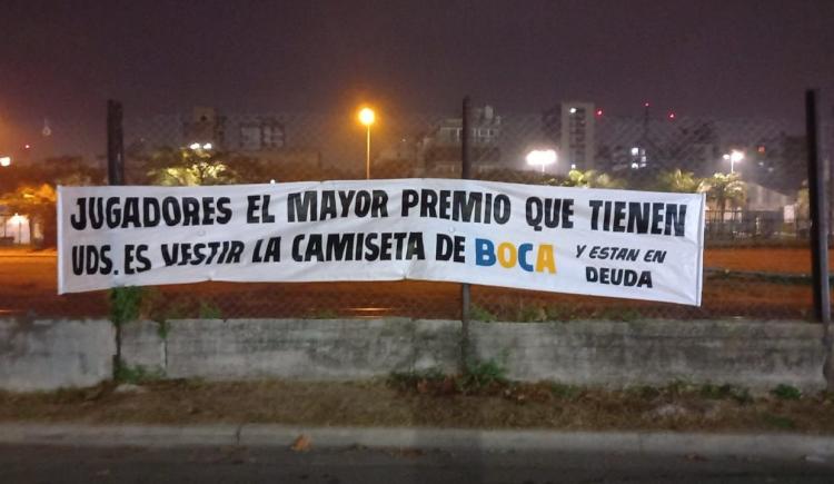 Imagen de Volvieron los pasacalles a la Boca, esta vez  apuntando a los jugadores