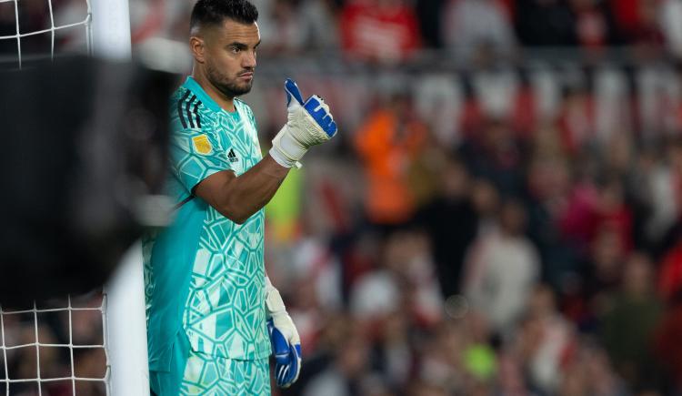 Imagen de Sergio Romero: "Si era falta en el área de River seguro no la cobraba"