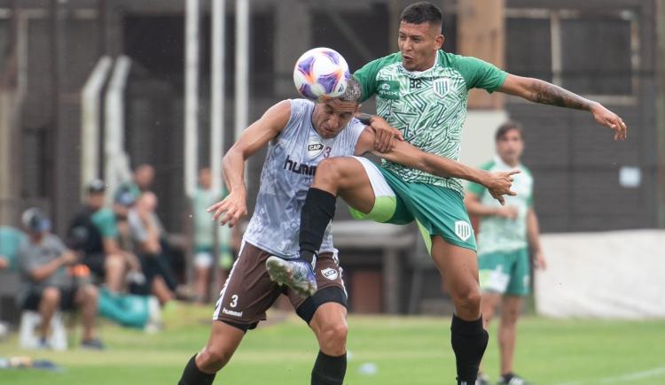 Imagen de Banfield le ganó a Platense en un amistoso jugado en Vicente López