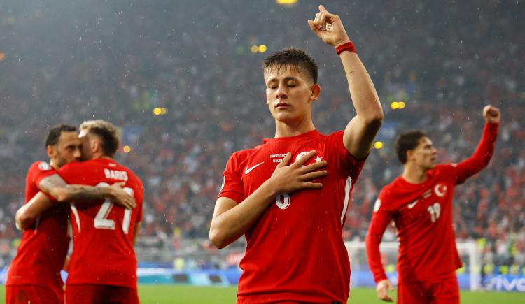 Imagen de Arda Güler marcó un golazo y Turquía venció 3-1 a Georgia