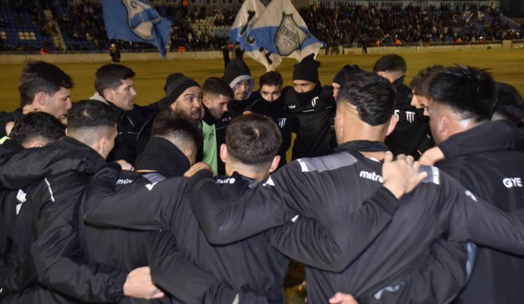 Imagen de La resaca de su noche de Copa: Temperley tropezó en casa tras eliminar a River
