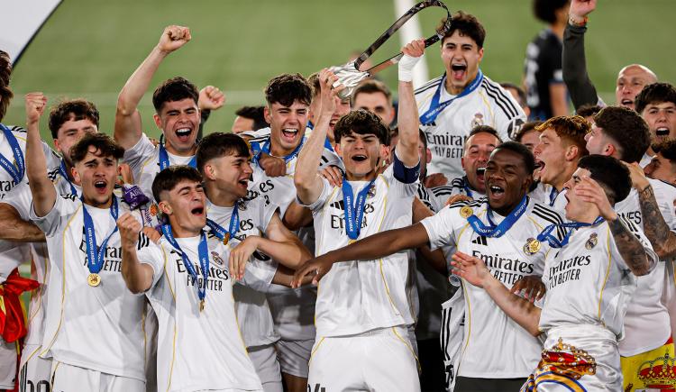 Imagen de El "capitán total" que el Real Madrid consagró en Europa y la AFA ya busca blindar