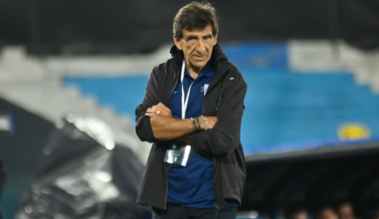 Imagen de Gustavo Costas fue muy autocrítico y puso en duda su continuidad en Racing