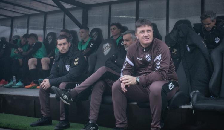 Imagen de Walter Zunino buscará sumarse a la lista de entrenadores que debutaron con un título