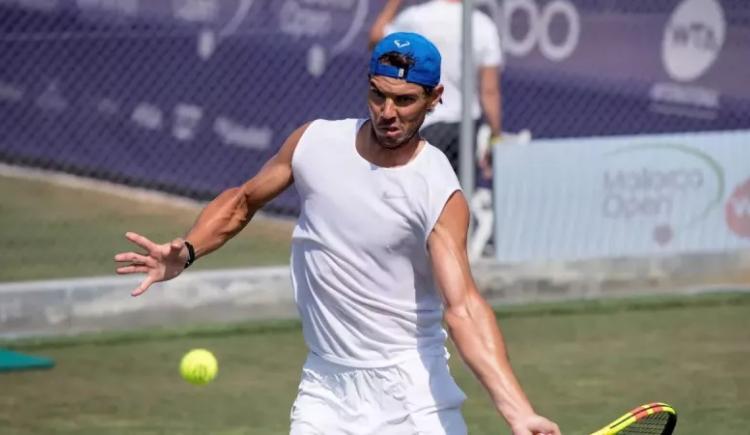 Imagen de Rafael Nadal ya se entrena en Wimbledon