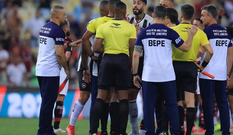 Imagen de Durísima sanción para Alexander Barboza en Brasil