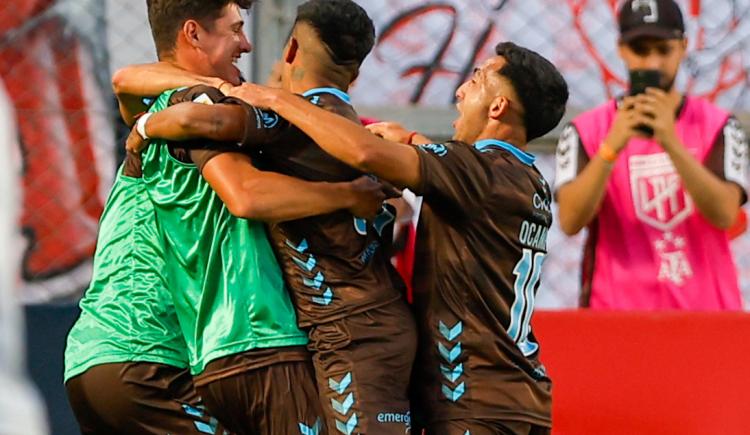 Imagen de Platense sorprendió a Huracán y es el primer semifinalista de la Copa de la Liga