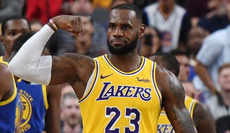 Imagen de LeBron James renovó su contrato con los Lakers