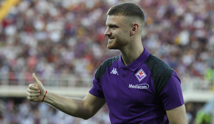 Imagen de Beltrán selló la clasificación por penales de Fiorentina