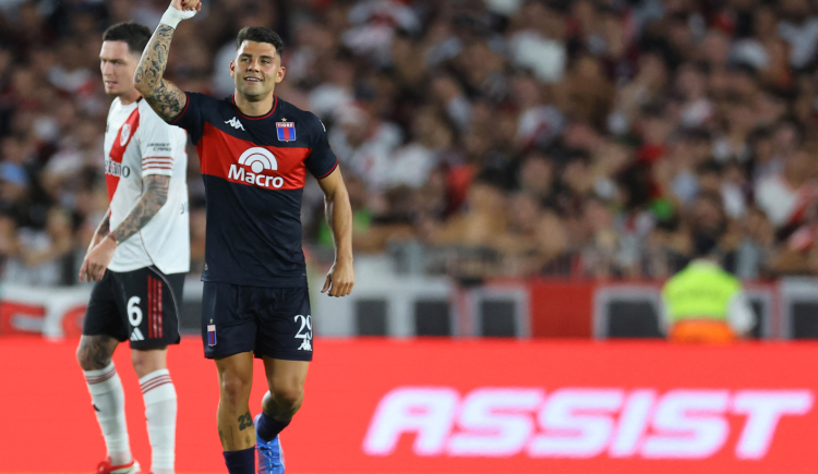 Imagen de El blooper de Aníbal Moreno que le permitió a Tigre golear a River